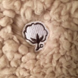 Southern Shirt Fuzzy Pullover. Cream Size Small